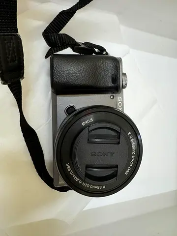 Sony a6000 mirorlesscamera only 12 k shutter count