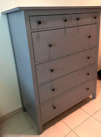 Chest of drawers