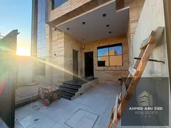 For sale: Townhouse in Al-Haliyo 2 consisting of 5 rooms, a majlis, a living room with a kitchen and