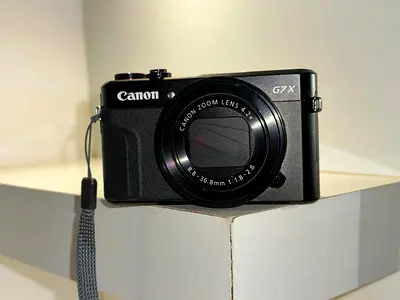Canon power shot G7X Mark 2