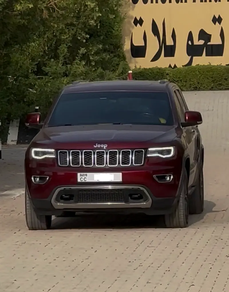 Jeep Grand Cherokee 2017 — photo 1 of 11