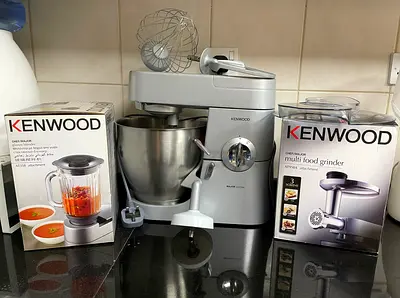 Kenwood Chef stand mixer with attachments + blender  meat grinder (boxed)