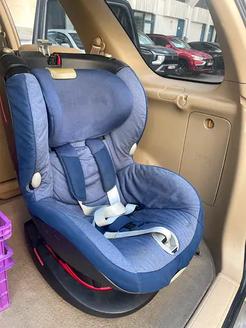 Used convertible infant car seat in blue - good condition
