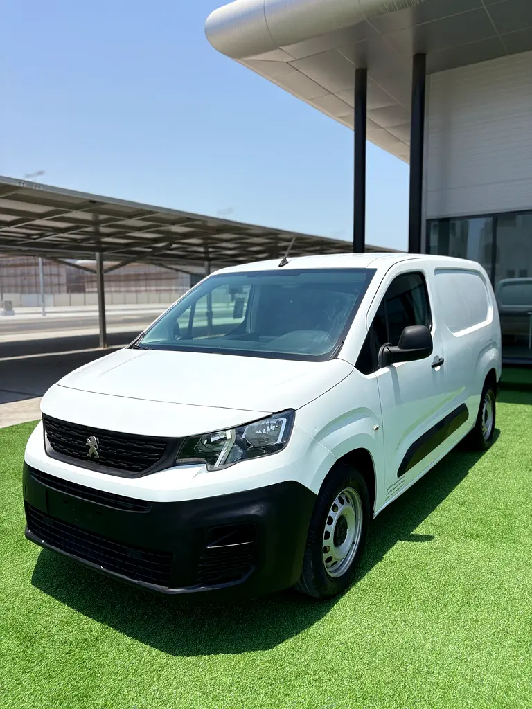 Peugeot Partner 2020 — photo 1 of 19