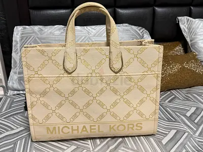 Michael Kors beige monogram tote bag – medium size