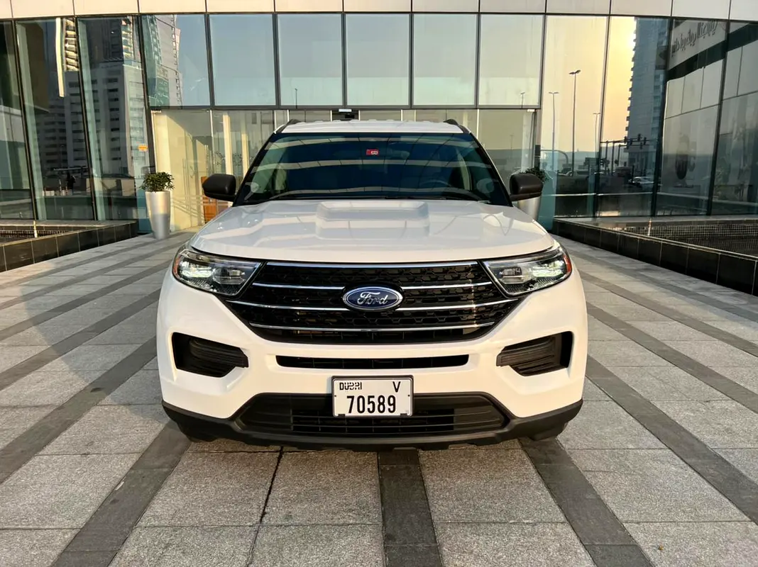 Ford Explorer 2020 — photo 1 of 10