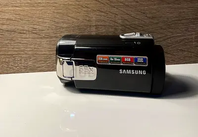 Samsung Handycam Camcorder - Compact HD Video Recorder (Used)