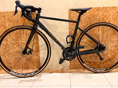Triban RC500 touring road bike with Mavic Aksium wheels Small Size