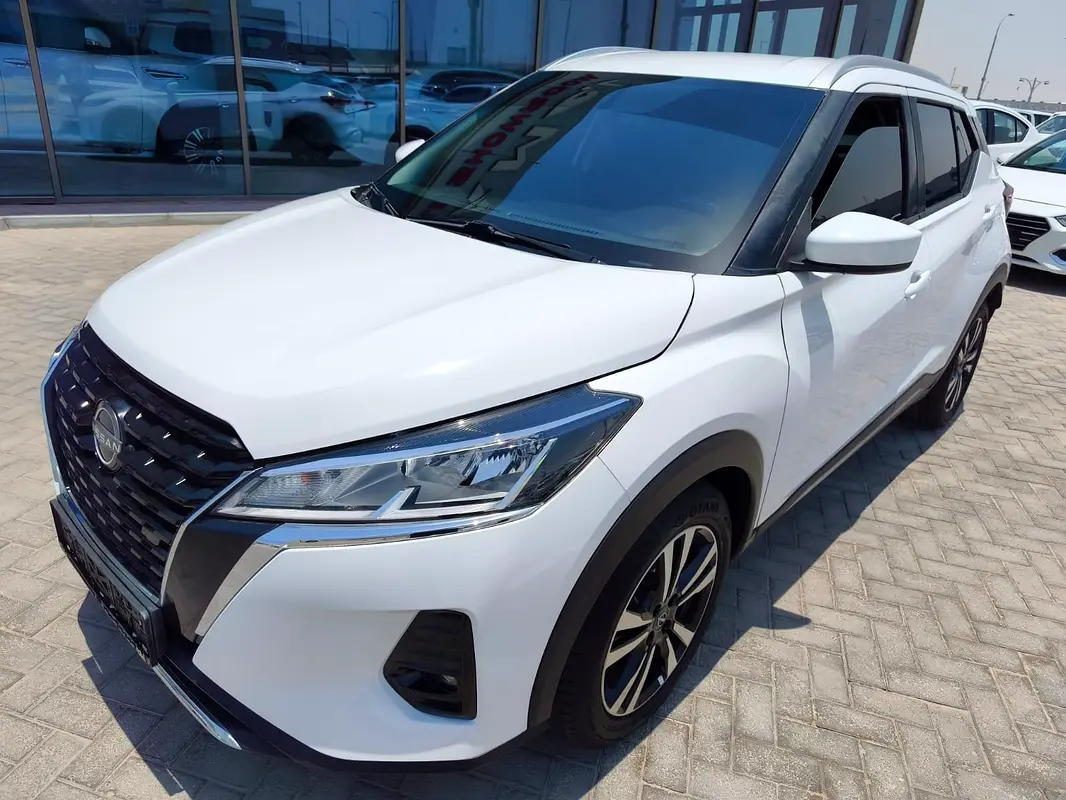 Nissan Kicks 2023 — photo 1 of 20
