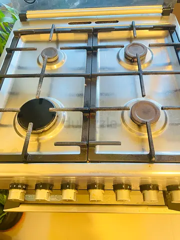 Gas cooker 3 year used