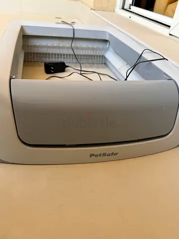 PetSafe ScoopFree Crystal Pro Self Cleaning Litter Box, Automatic (used) - Good Working Condition