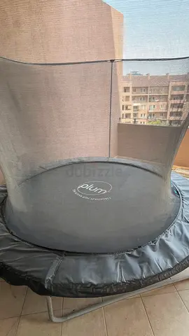 Plum 8ft round trampoline with safety net - good condition