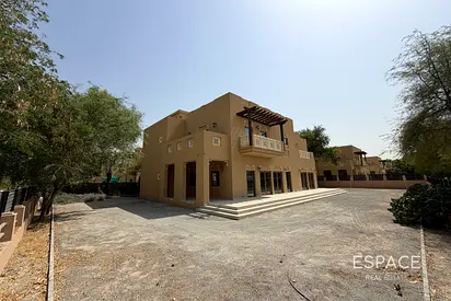 Vastu Compliant | Vacant | Corner