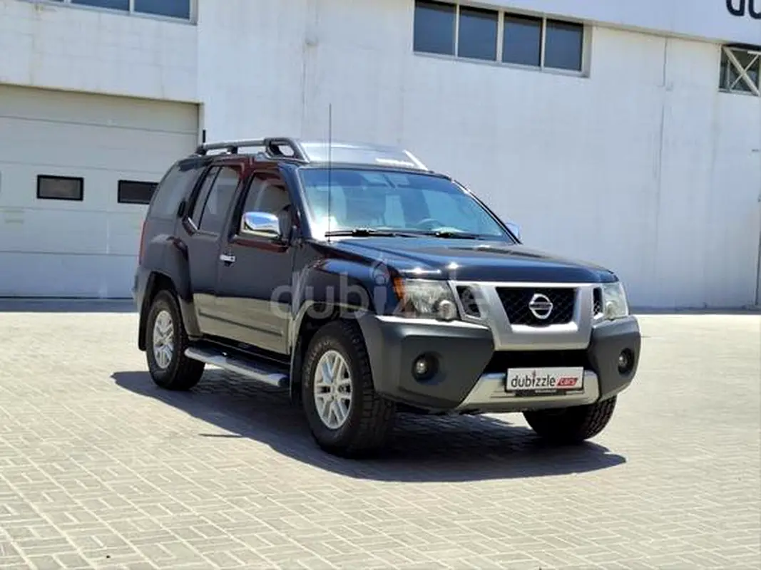 Nissan Xterra 2015 — photo 1 of 12