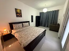 Fully Furnished  Room for executive single and couple available on salm street