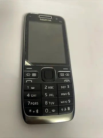 Nokia E52