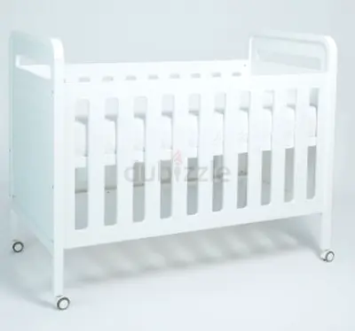 White Wooden Giggles Baby Crib with Mattress / Giggles Car seat - barely used. PRICE NEGOTIABLE.