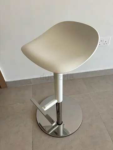 Bar stool