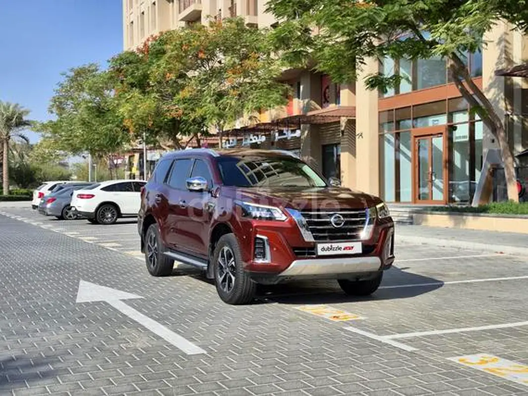 Nissan Xterra 2021 — photo 1 of 16