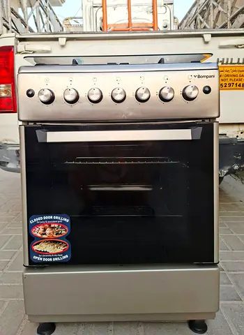 Its brand Bompani gas cooker, working properly all, with 4 burners , size of 60x60cm