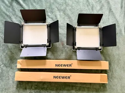 Neewer 2 Packs 660 PRO RGB LED Video Light with App Control Stand Kit