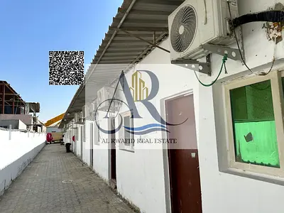 سكن عمال متاح في الصناعية 13، مناسب للشركات والمؤسسات الباحثة عن سكن منظم وجاهز للعمالة، مع شمول جميع الخدمات وإمكانية التأجير الشهري أو السنوي.
