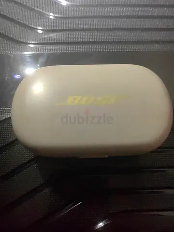 Bose wireless earbuds charging case (white) - used