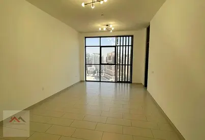 Front of Metro| Luxury Studio | Very Spacious