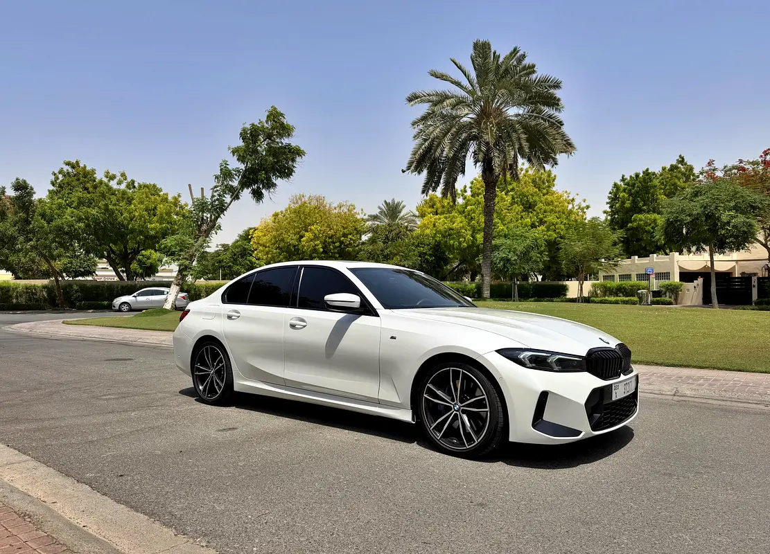 BMW 3-Series 2024 — photo 1 of 19