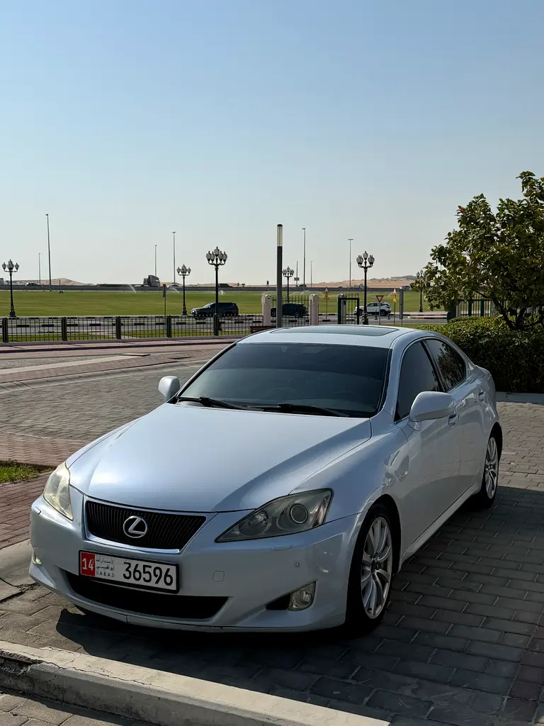 Lexus IS-Series 2008 — photo 1 of 15