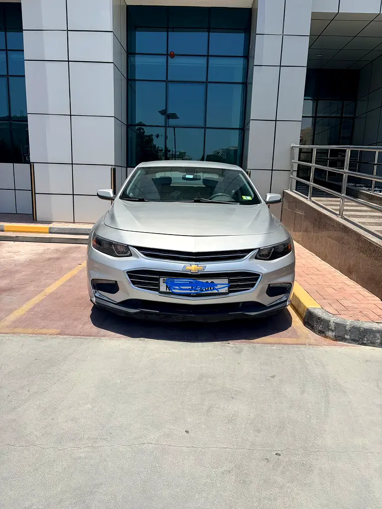 Chevrolet Malibu 2018 — photo 1 of 4
