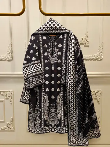 AGHA NOOR Elegant Black and White Embroidered Womens Kurta with Dupatta