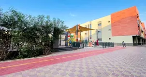 Stunning 1BED !! Gym Swimming Pool Kids Playing area Basketball area