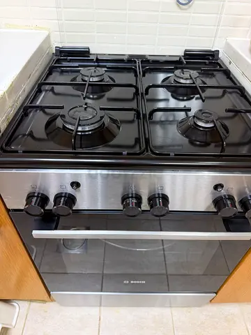 Bosch Stainless Steel Free-standing Gas Cooker with Oven (Good Condition)