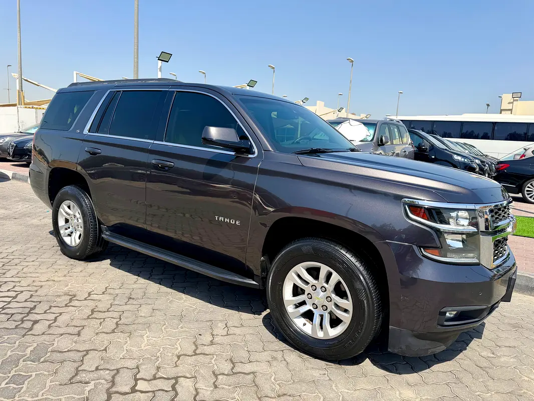 Chevrolet Tahoe 2015 — photo 1 of 20
