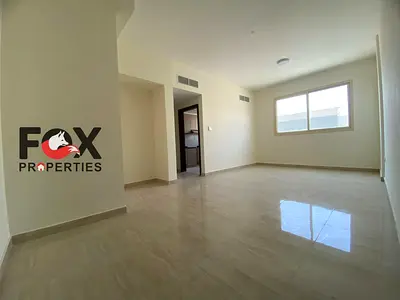 غرفة وصالة ماستر أول ساكن بالجرف 3، موقع مميز قرب أسواق القبائل ونستو، دقائق من مخرج محمد بن زايد. السعر 32,000 درهم، تأمين شيك، 4 أو 6 دفعات.