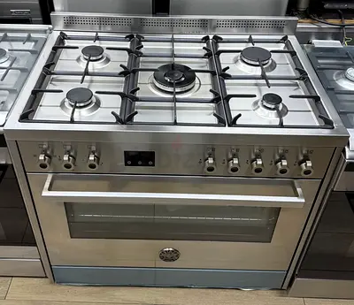 Bertazzoni new model stove full gas top 5 burner 90by60 cm size 
Same like new condition 
 2200
