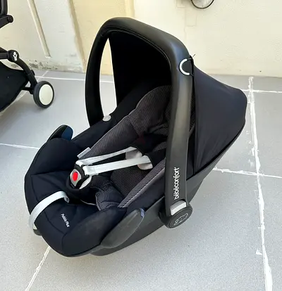 BabyConfort Infant Car Seat / Carry Cot - Good Condition