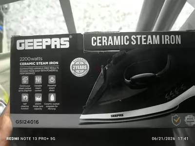 Geepas Ceramic Steam Iron 2200W - Almost New