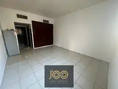 Large studio apartment | Semi-separate kitchen | Built-in wardrobes