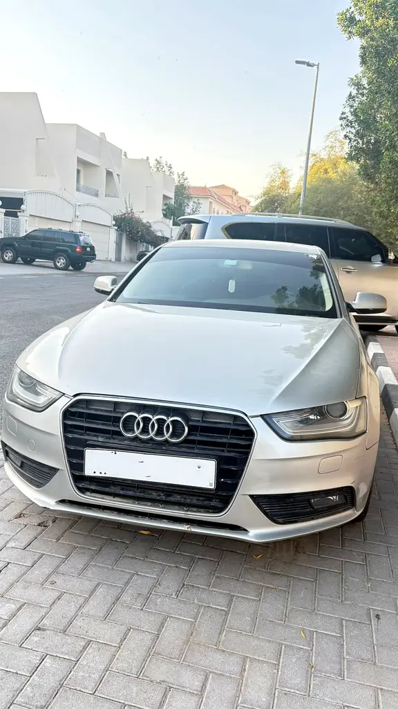 Audi A4 2013 — photo 1 of 6