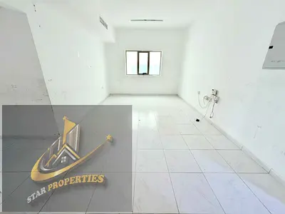 TODAY SPECIAL OFFER BIG SIZE APARTMENT 20 DAYS FREE 2 BHK 35 K 6 CHQS FAMILY BUILDING NEAR PARK