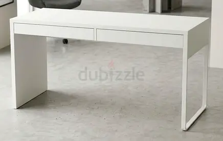 Study table مكتب