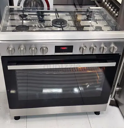 Bosch digital full gas cooker with fan 90 cm