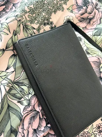 Balenciaga Black leather shoulder wallet-bag - simple everyday use