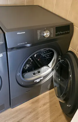 Tumble Dryer: Hisense DHQA902UT 9 Kg