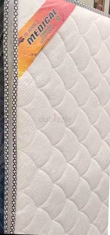 Brend New King size 180x200 Madical Toppellow Matress Available 20 cm thikniss