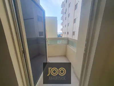 ثلاث غرف | ثلاث حمامات | بناية عائلات | بلكونه | باركينج ترابي |