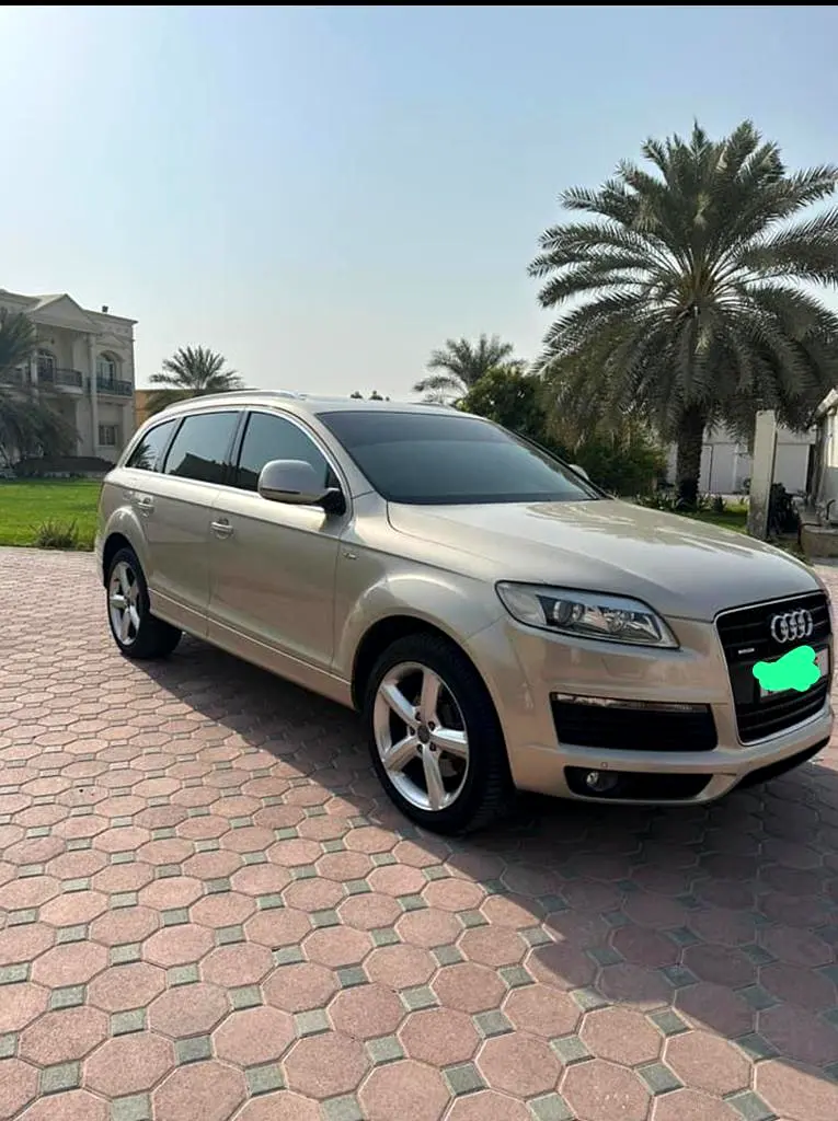 Audi Q7 2008 — photo 1 of 8