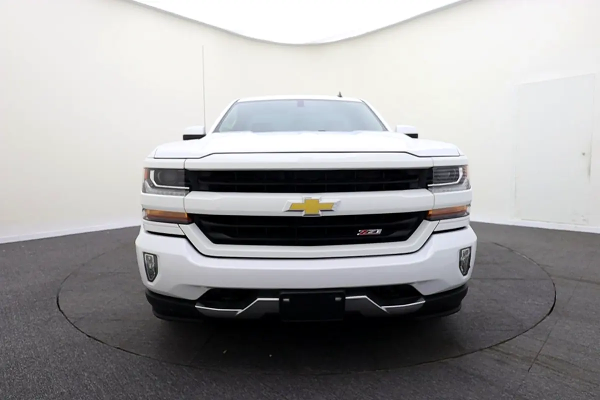Chevrolet Silverado 1500 2018 — photo 1 of 19